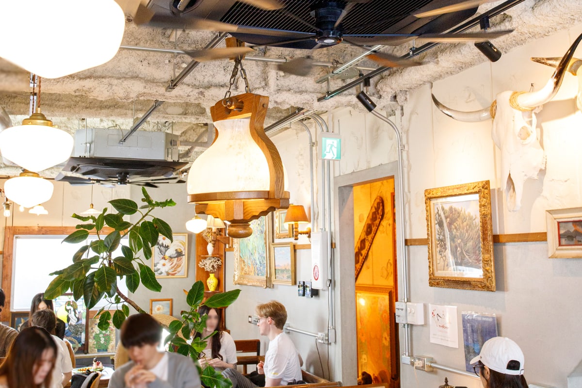 マーメイドコーヒー ロースターズの店内全景写真